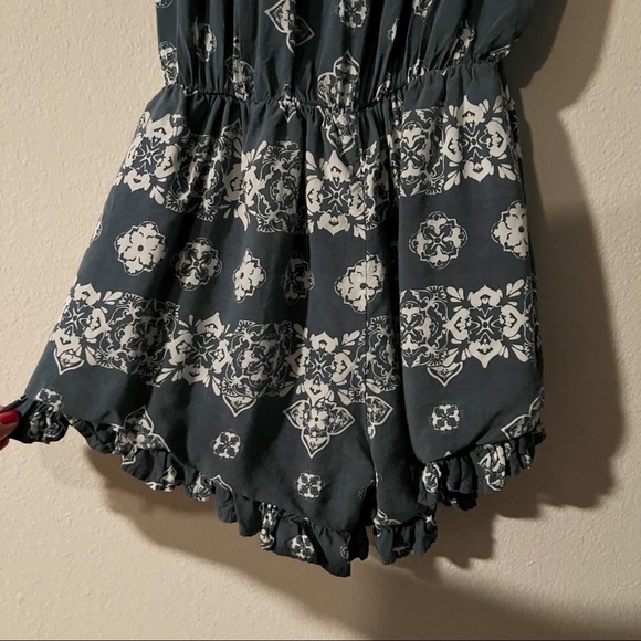 Faithfull the Brand grayish blue patterned romper - Picture 10 of 13